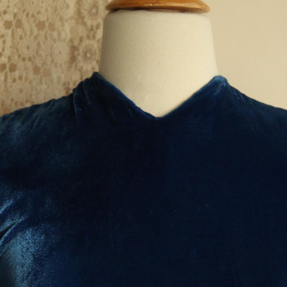 Vintage 1930s Dress, Royal Blue Silk Velvet with side Gathers - Picture 6 of 16